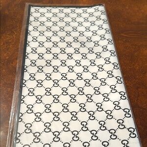 Inspired Gucci Black and White Wrapping paper 11 pieces.